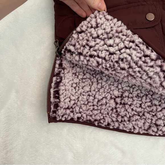 Reversible Purple Sherpa Vest - Picture 5 of 14